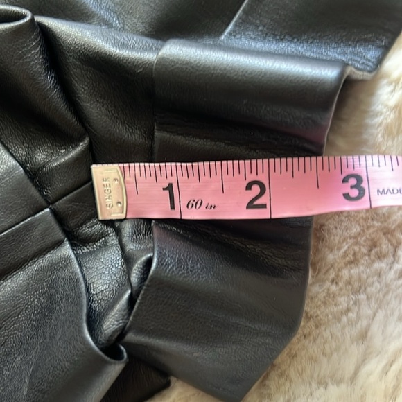 Alice + Olivia Regan Vegan Leather Paperbag Black Shorts - Picture 13 of 15